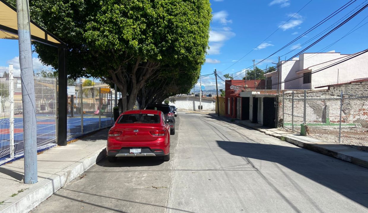 02 Calle principal