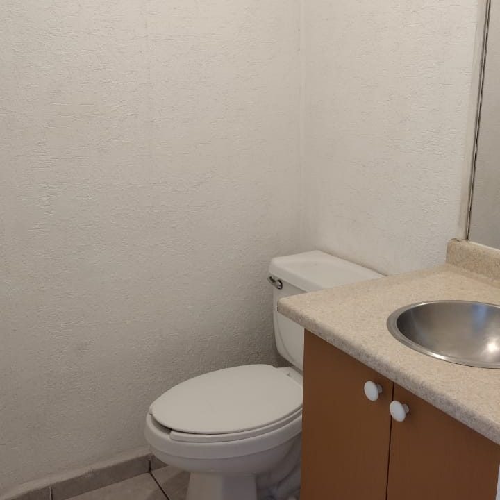 Medio baño planta baja.jog