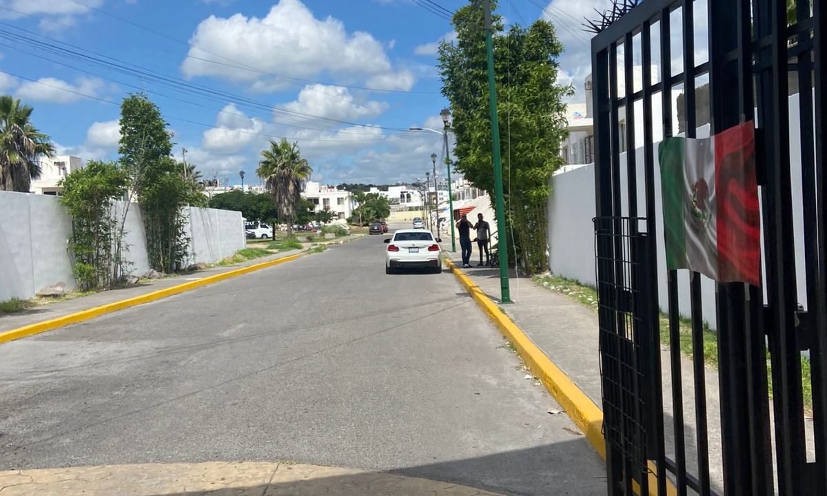 01 Entrada a la privada LOARCA