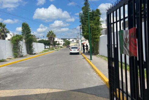 01 Entrada a la privada LOARCA